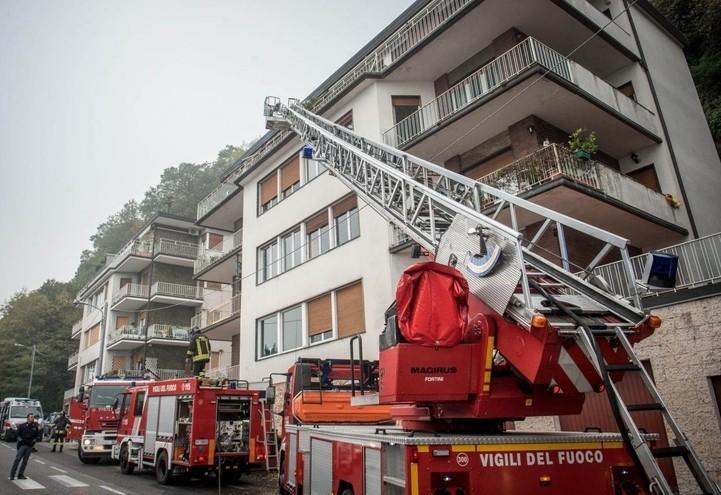 como_pompieri_incendio_soccorso_lapresse_2017