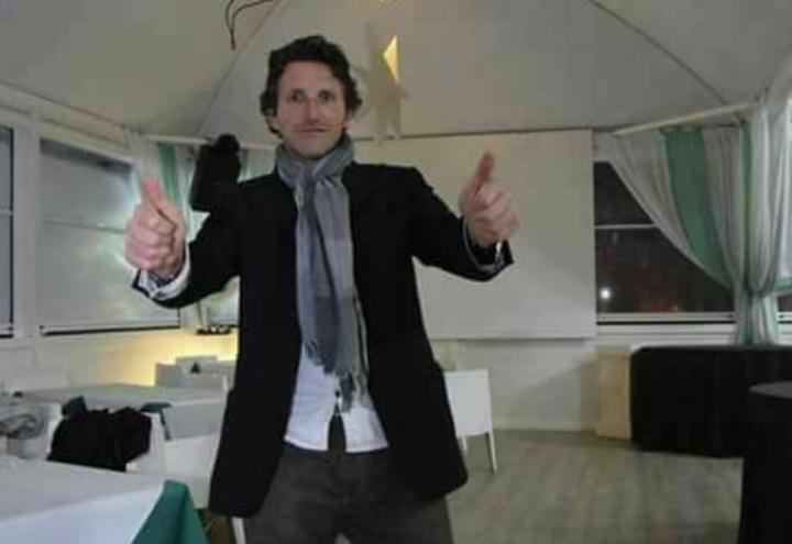 costantino_strapmen_m5s_facebook