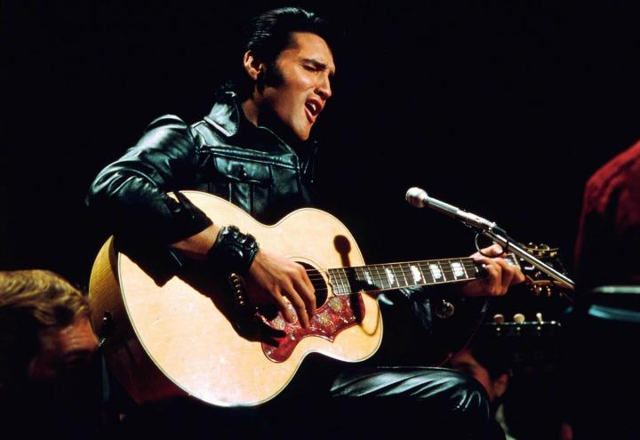 elvis_presley_rock_roll_chitarra_lapresse_2017