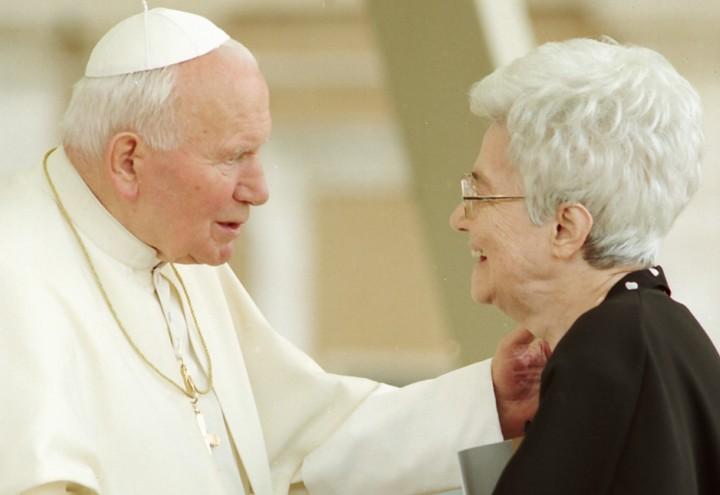 giovanni_paolo_ii_papa_wojtyl_chiara_lubich_focolarini_lapresse_2018