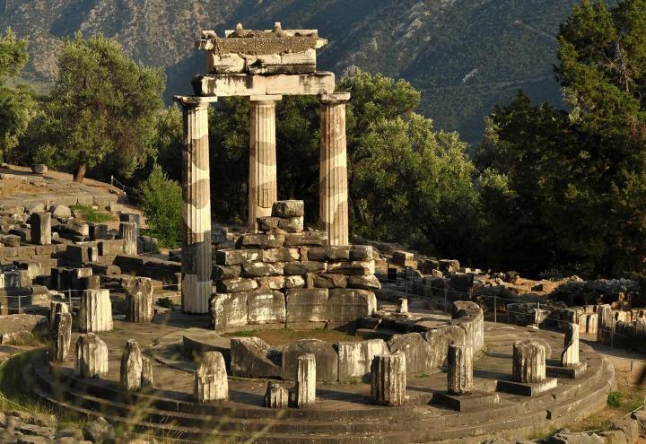 grecia_tempio_delfi_religione_web