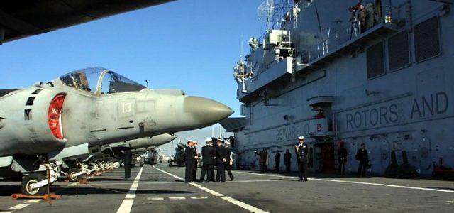 guerra_italia_nave_garibaldi_2_lapresse_2001