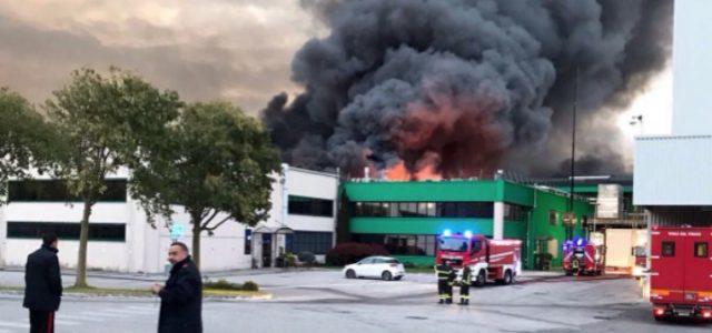incendio_roncadin_meduno_pordenone_azienda_pizza_twitter_2017