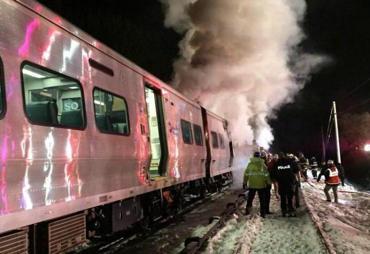 incidente_treno_incendio_soccorsi_ferroviario_lapresse_2017