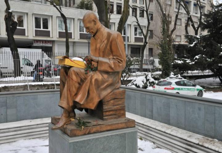 indro_montanelli_statua