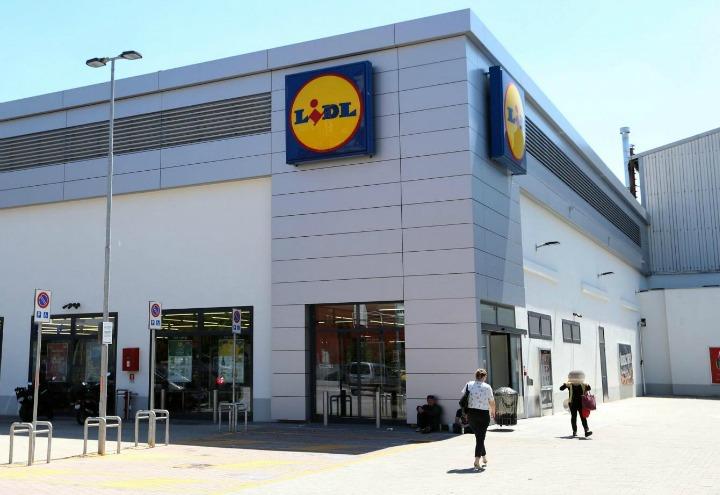 lidl_mafia_appalti_milano_supermercato_lapresse_2017