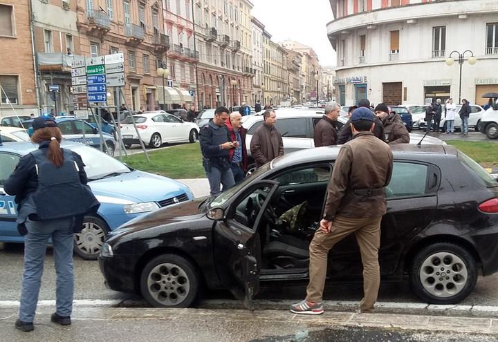 macerata_polizia_sparatoria_1_lapresse_2018
