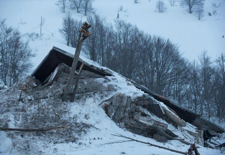 macerie_rigopiano_valanga_lapresse_2017