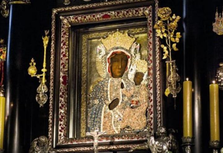 madonna_nera__Czestochowa_polonia_pellegrinaggio_jasna_gora_twitter_2017