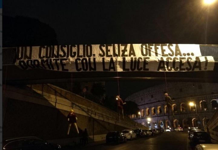 manichini_impiccati_coloseo_roma_giocatori_twitter_2017