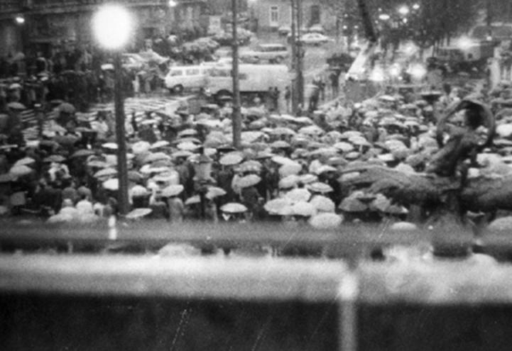 manifestazione_candele_cecoslovacchia_comunismo_1988_web