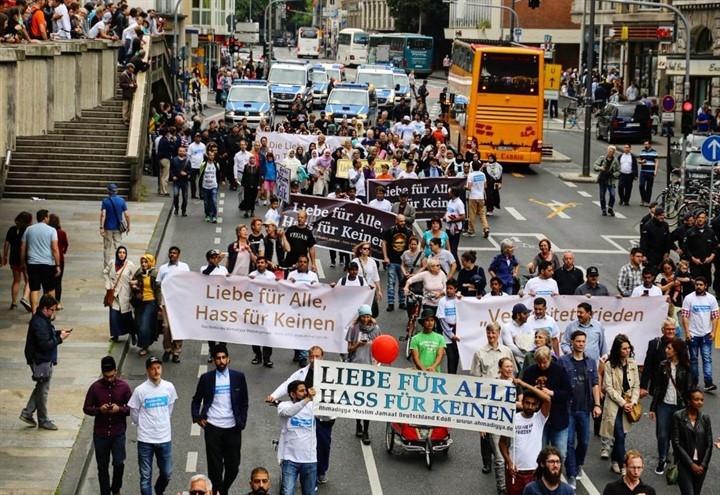 marcia_musulmani_terrorismo_colonia_twitter