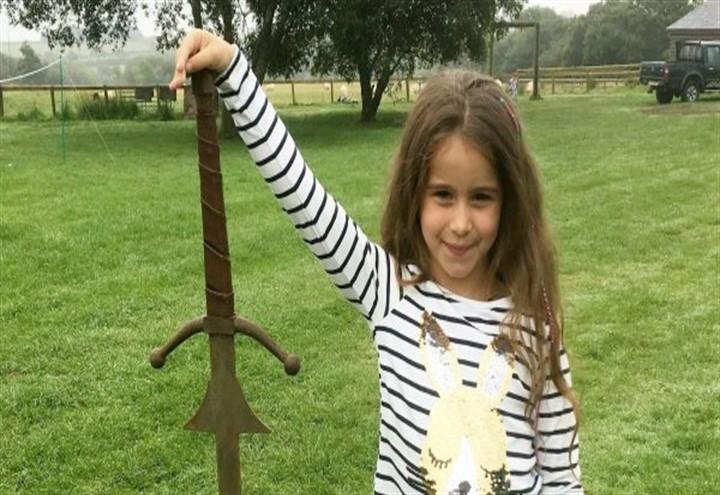matilda_jones_excalibur_spada