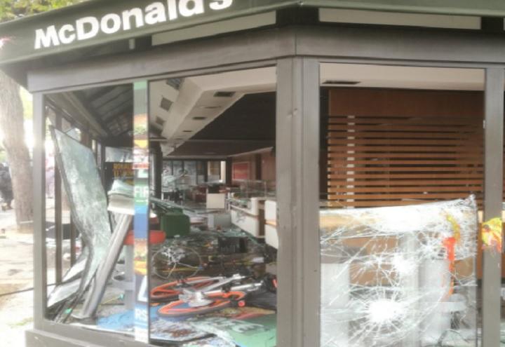mcdonalds_parigi_twitter_2018