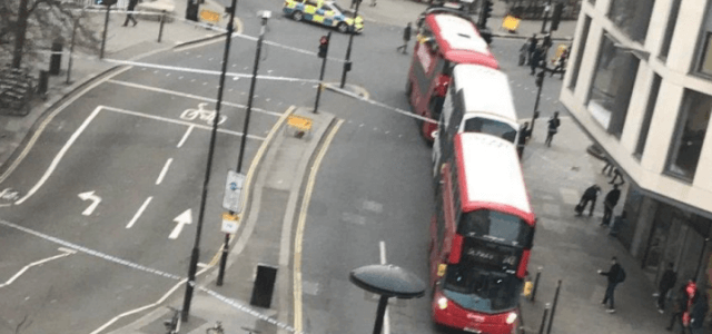 metro_londra_stpaul_terrorismo_polizia_inghilterra_bomba_twitter_2017