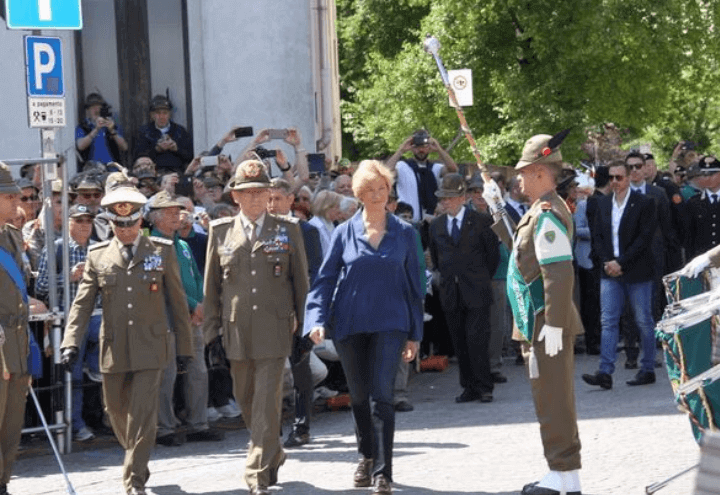ministro_difesa_roberta_pinotti_twitter_2017