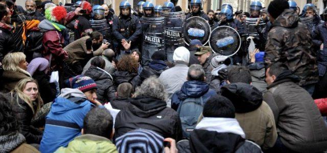 movimento_forconi_tafferugli_polizia_lapresse_2017