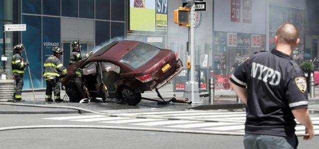 newyork_timessquare_incidente_auto_lapresse_2017