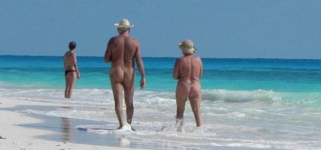 nudisti_spiaggia_pixabay_2017
