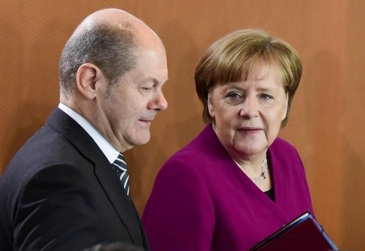 olaf_scholz_merkel_lapresse_2018