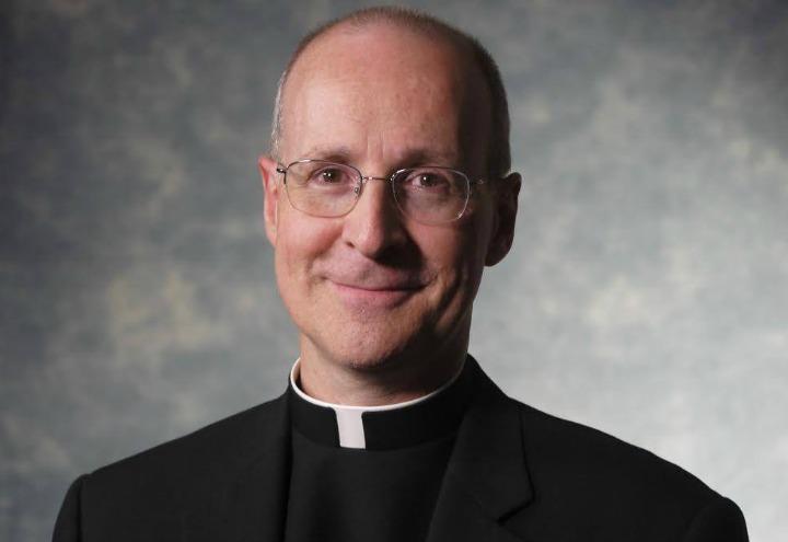 padre_james_martin_facebook_2017