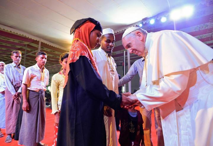 papa_francesco_bergoglio_chiesa_vaticano_bangladesh_rohingya_musulmani_lapresse_2017