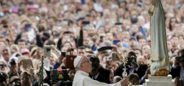 papa_francesco_fatima_1_lapresse_2017