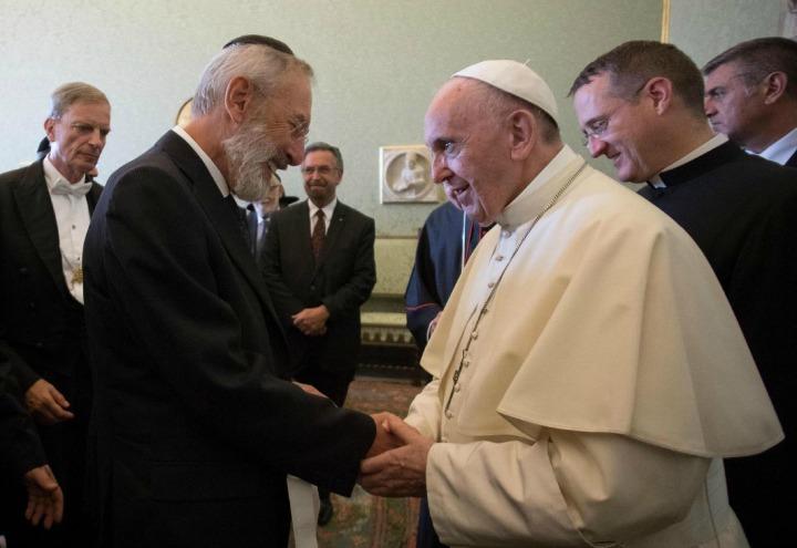 papa_francesco_rabbini_israele_dialogo_religioni_lapresse_2017