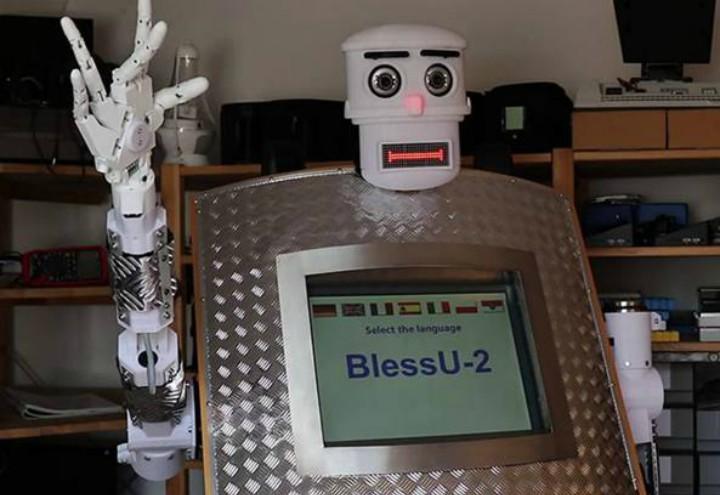 prete-robot_fb