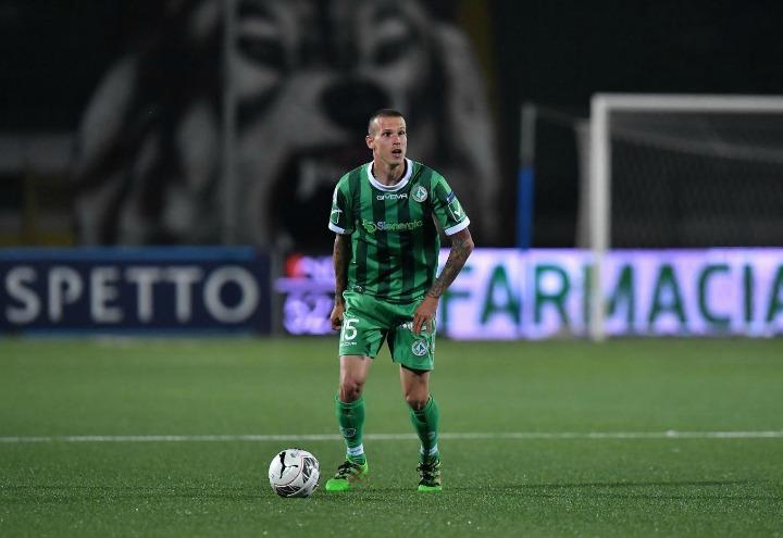 Richard Lasik, oggi in forza al Teramo (Foto LaPresse)
