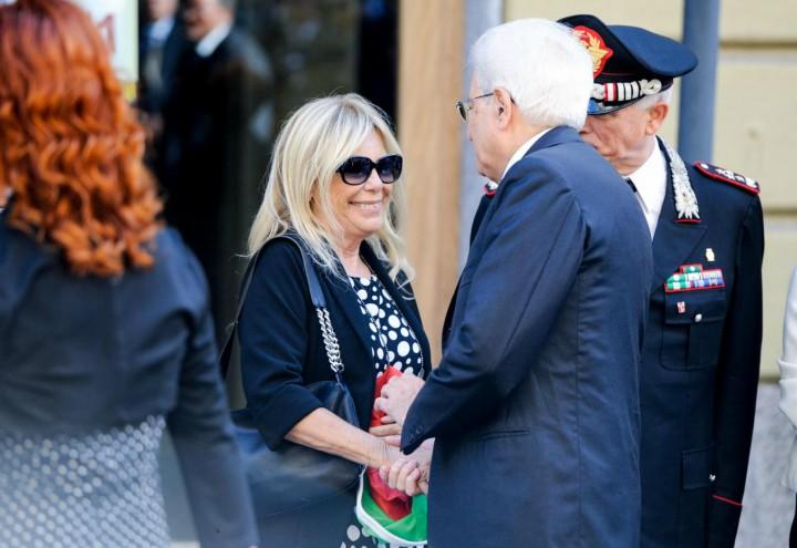 rita_dalla_chiesa_generale_carlo_alberto_mattarella_palermo_bandiera_lapresse_2017