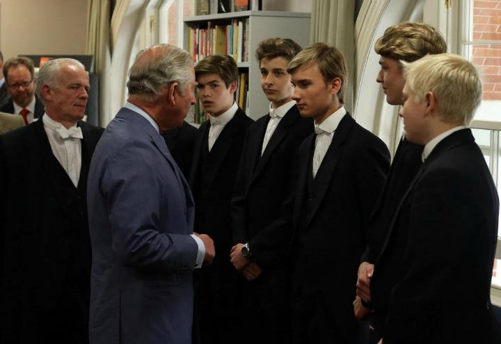 scuola_college_eton_carlo_inghilterra_lapresse_2015