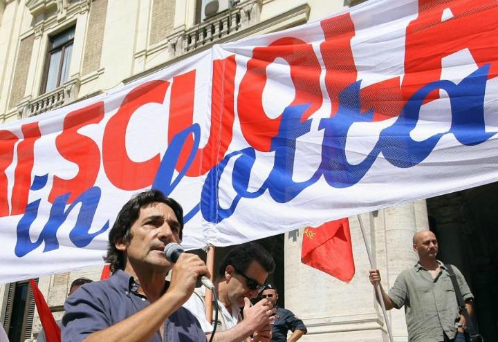 scuola_docenti_protesta_lapresse_2011