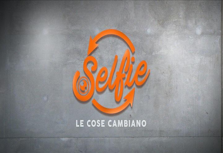 selfie_le_cose_cambiano_logo