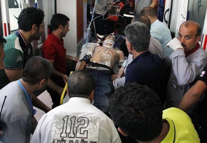 siria_turchia_guerra_bomba_feriti_lapresse_2018