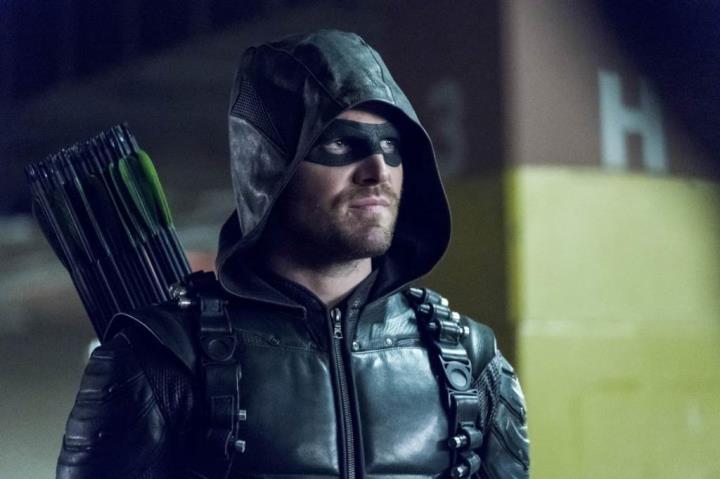 stephenamell_arrow_facebook_2017