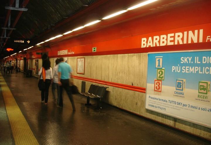 suicidio_metro_roma_barberini_stazione_sciopero_atac_twitter_2018