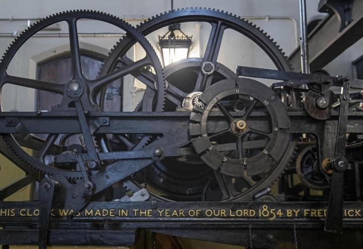 tempo_orologio_bigben_meccanica_lapresse_2017