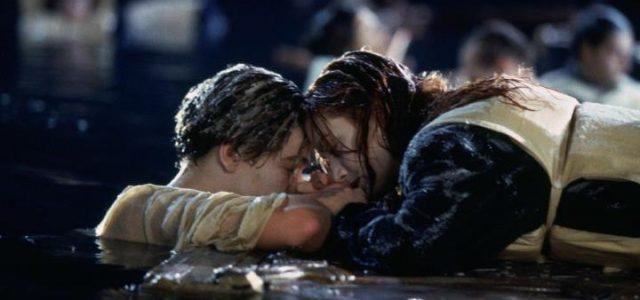 MARK CHAPMAN / L'ufficiale Henry Tingle Wilde del film Titanic arrestato  per aggressione