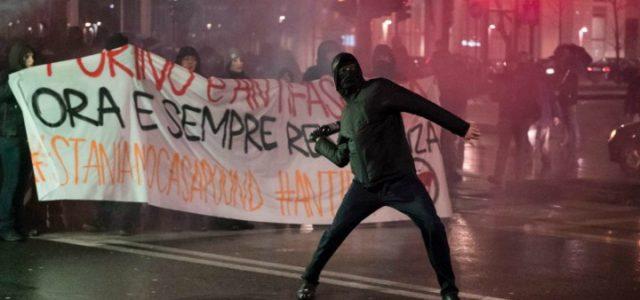 torino_scontri_casapound_antifascisti_guerriglia_resistenza_lapresse_2018