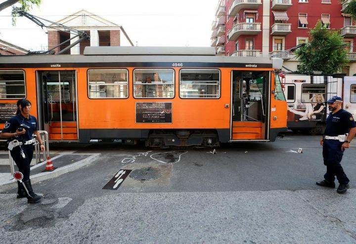 tram_milano_incidente_mezzi_atm_vigili_lapresse_2017
