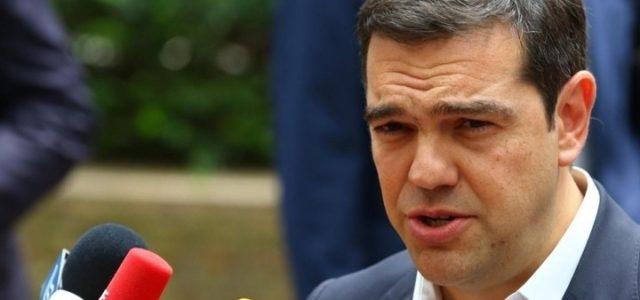 tsipras_microfoni_lapresse