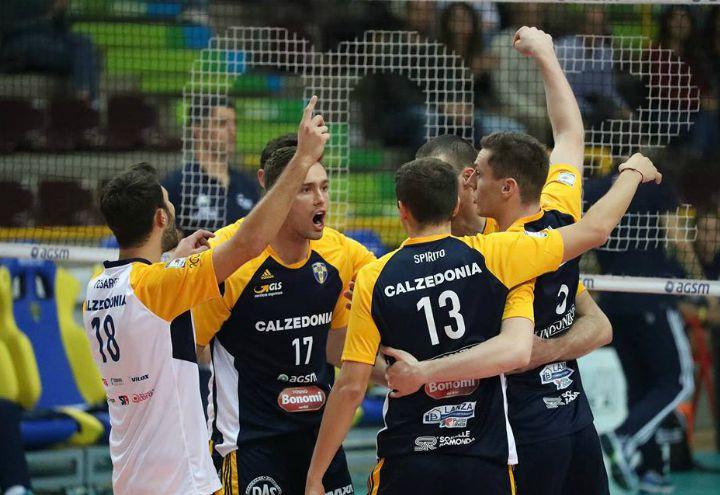 verona_volley_gruppo_esultanza_facebook