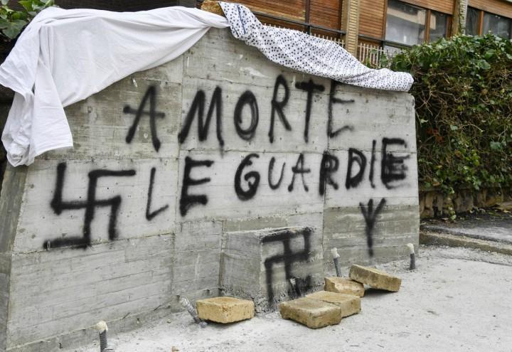 via_fani_aldo_moro_br_scritte_scorta_lapresse_2018