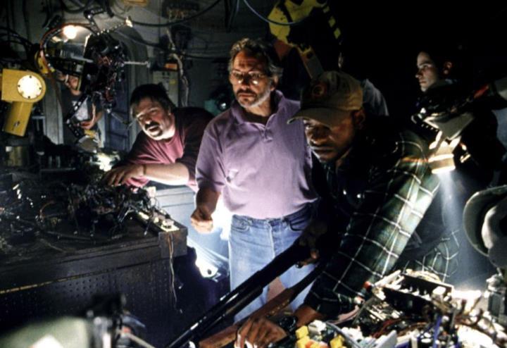 virus_film_1_1999