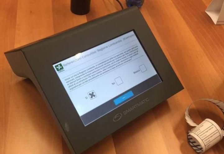 voto_elettronico_tablet_referendum_lombardia_autonomia_twitter_2017