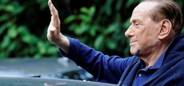 Berlusconi_saluto