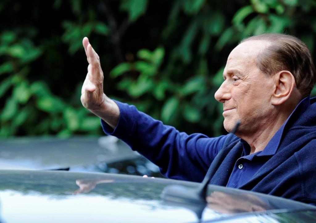 Berlusconi_saluto