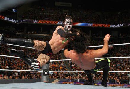 Finn_Balor_Rollins_wrestling