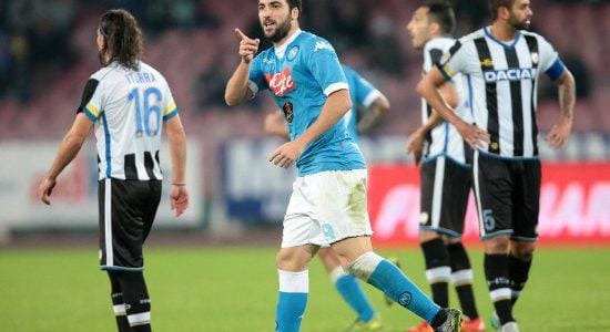 Higuain_dito_Udinese